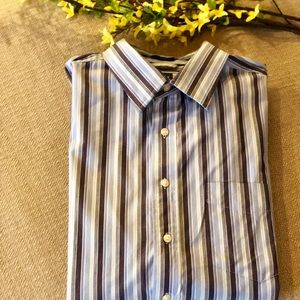 Gap Classic Fit Men’s Button Down Shirt